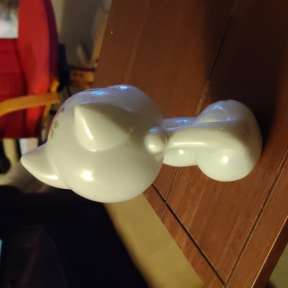 Floral Ceramic Cat Figurine - White with Pink Accents - Picture 4 of 11